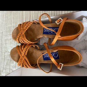 Dance America Latin Jazz Shoes size 7